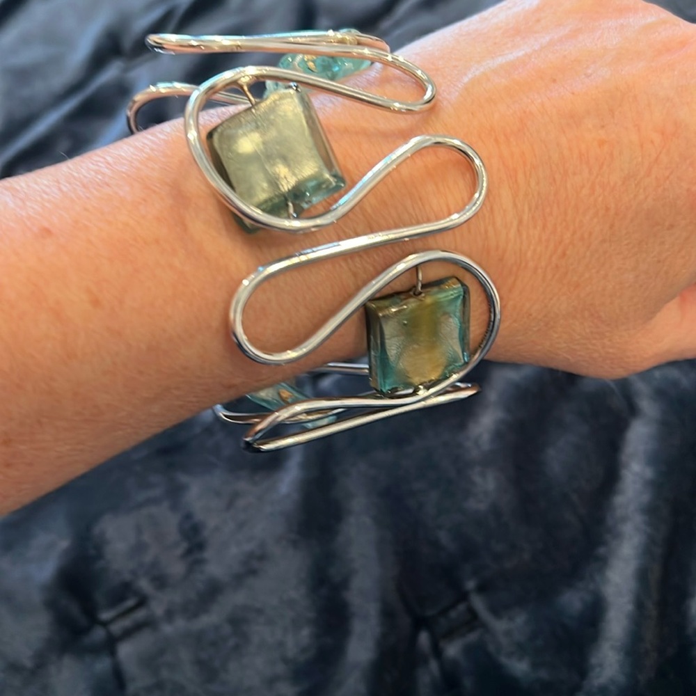 Elegant Silver Bracelet with Glass beads